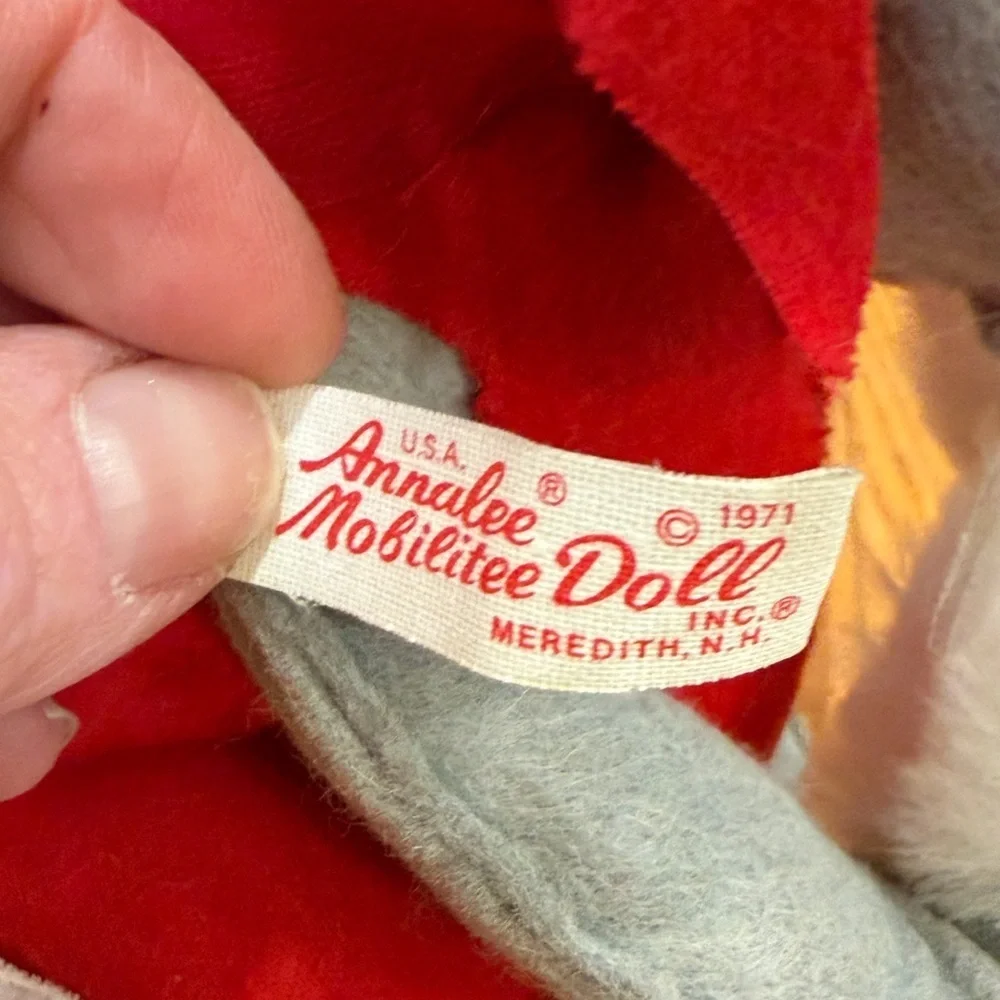 Annalee mobalite poseable gray mouse muff Christmas decor jacket coat red 1971